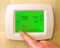 thermostat adjusting